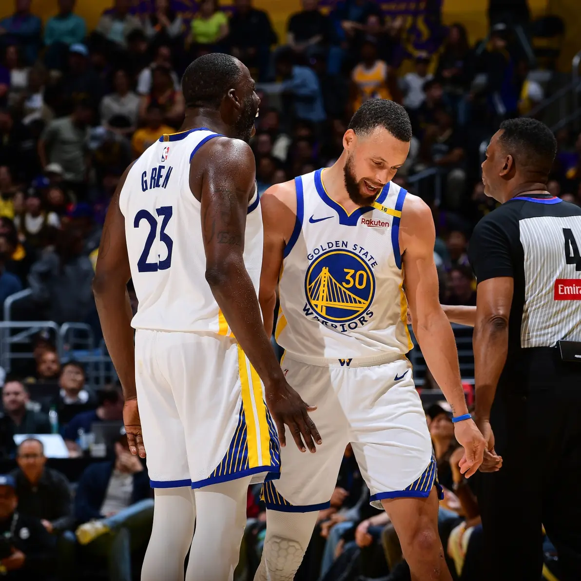 山西队完胜深圳队,库里统治全场 山西队完胜深圳队,库里统治全场