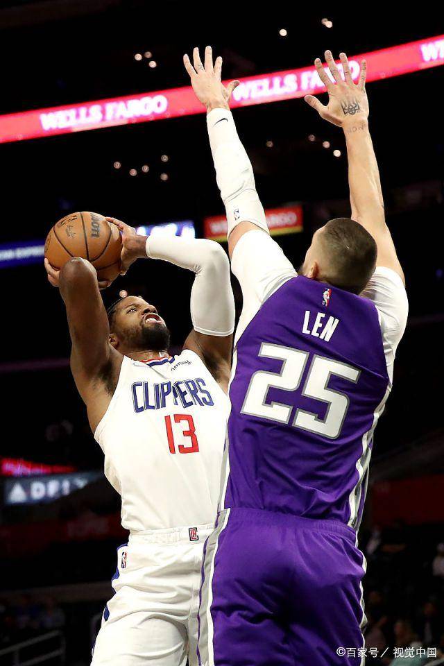 丹麦队鏖战日本队，安赛龙状态火热