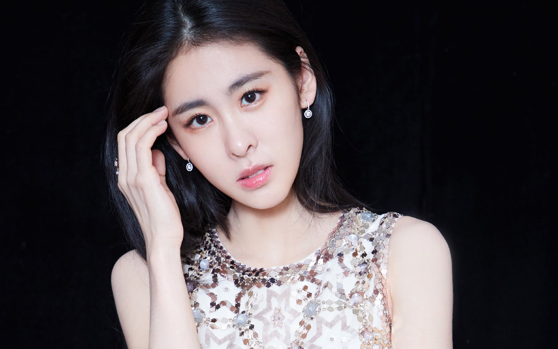 苍鹰击殿，当F1铁翼化为猛禽利爪，阿布扎比夜空中谁将啄碎最后的希望