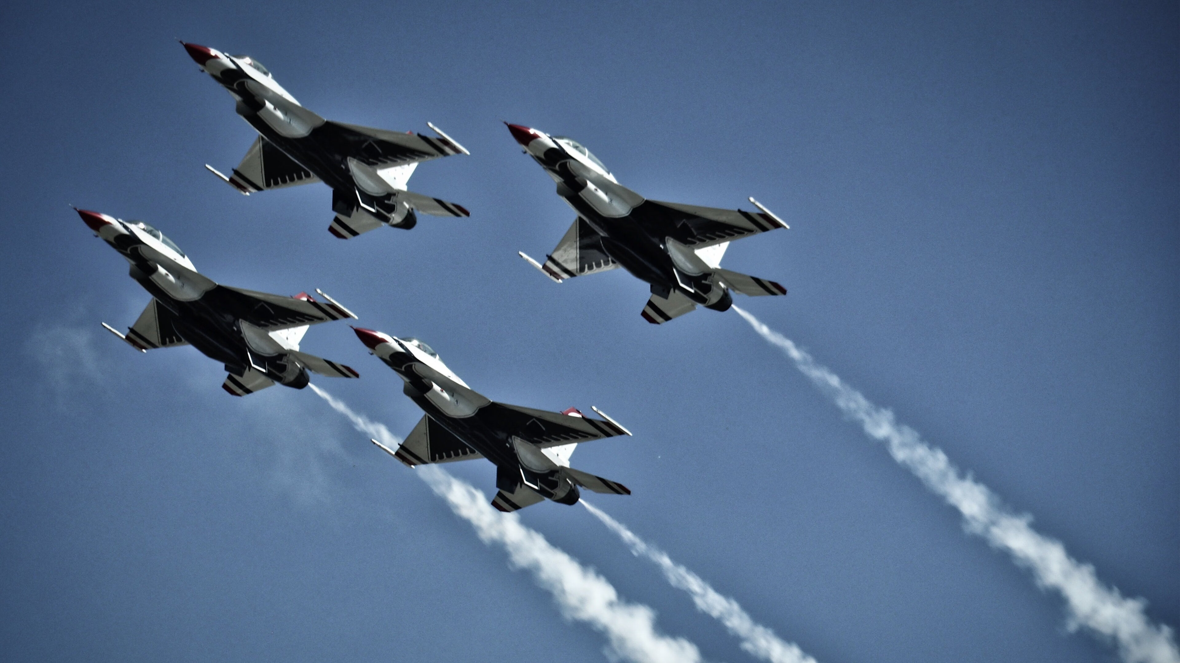 诺坎普的寂静与凤凰城的海啸，当布克在欧冠淘汰赛之夜亮出致命匕首